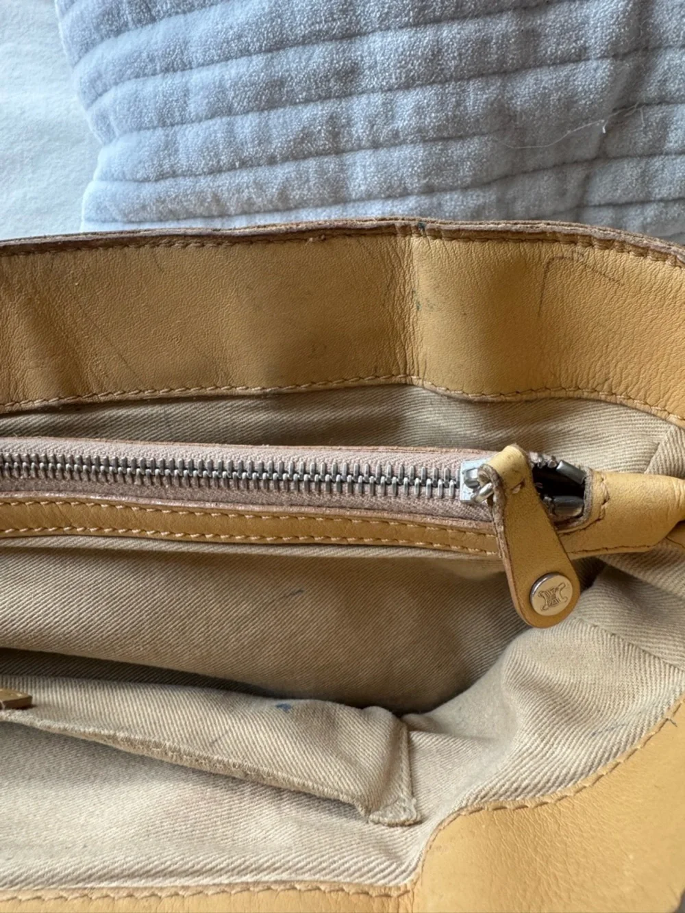 Celine Tan Leather Elegant Top-Handle Shoulder Bag - Picture 5 of 6